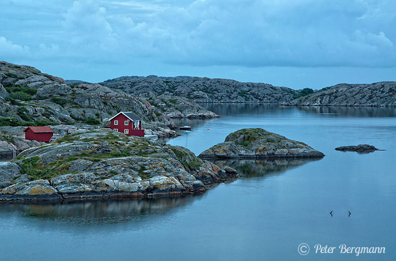 einsames Haus an der schwedischen Küste